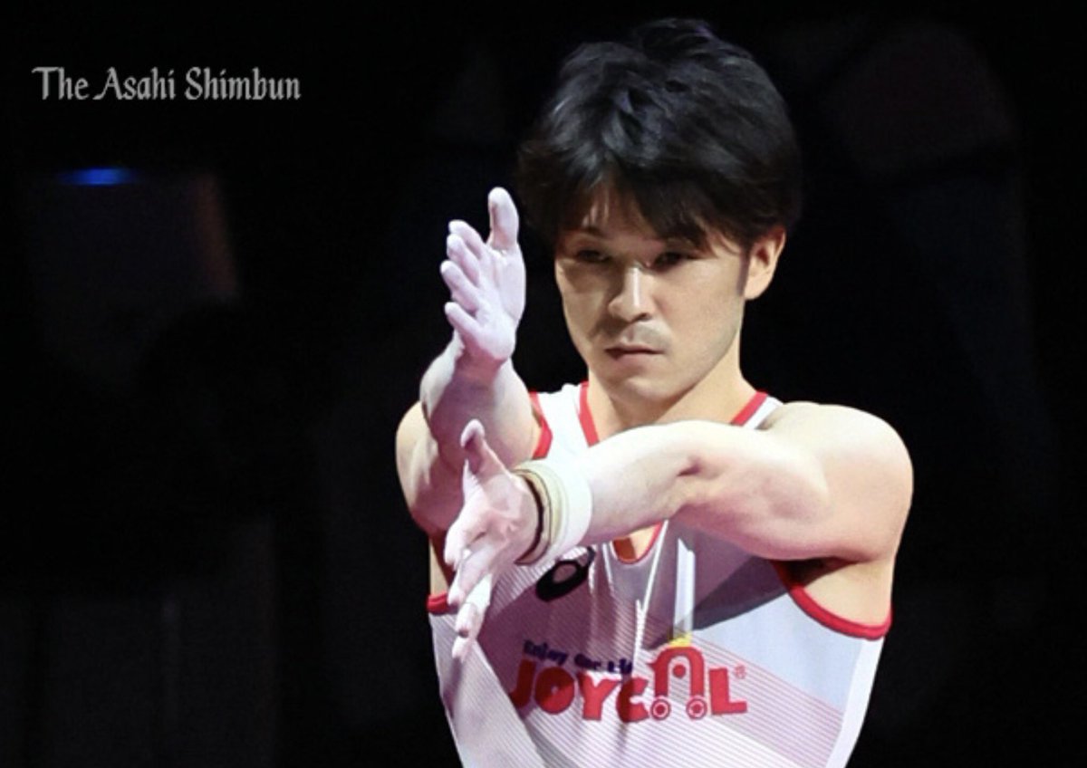 voshans's tweet photo. Het eervolle sluitstuk van de succesrijke carrière van de 33-jarige Japanse, veelzijdige topturner #Kohei #Uchimura, meervoudig ‘s werelds beste, in #Tokyo tijdens een heus afscheidsgala. Door miljoenen Japanners voor de televisie live bekeken.
Foto’s Asahi
#KOHEIUCHIMURATHEFINAL https://t.co/Hae9IsfRh4