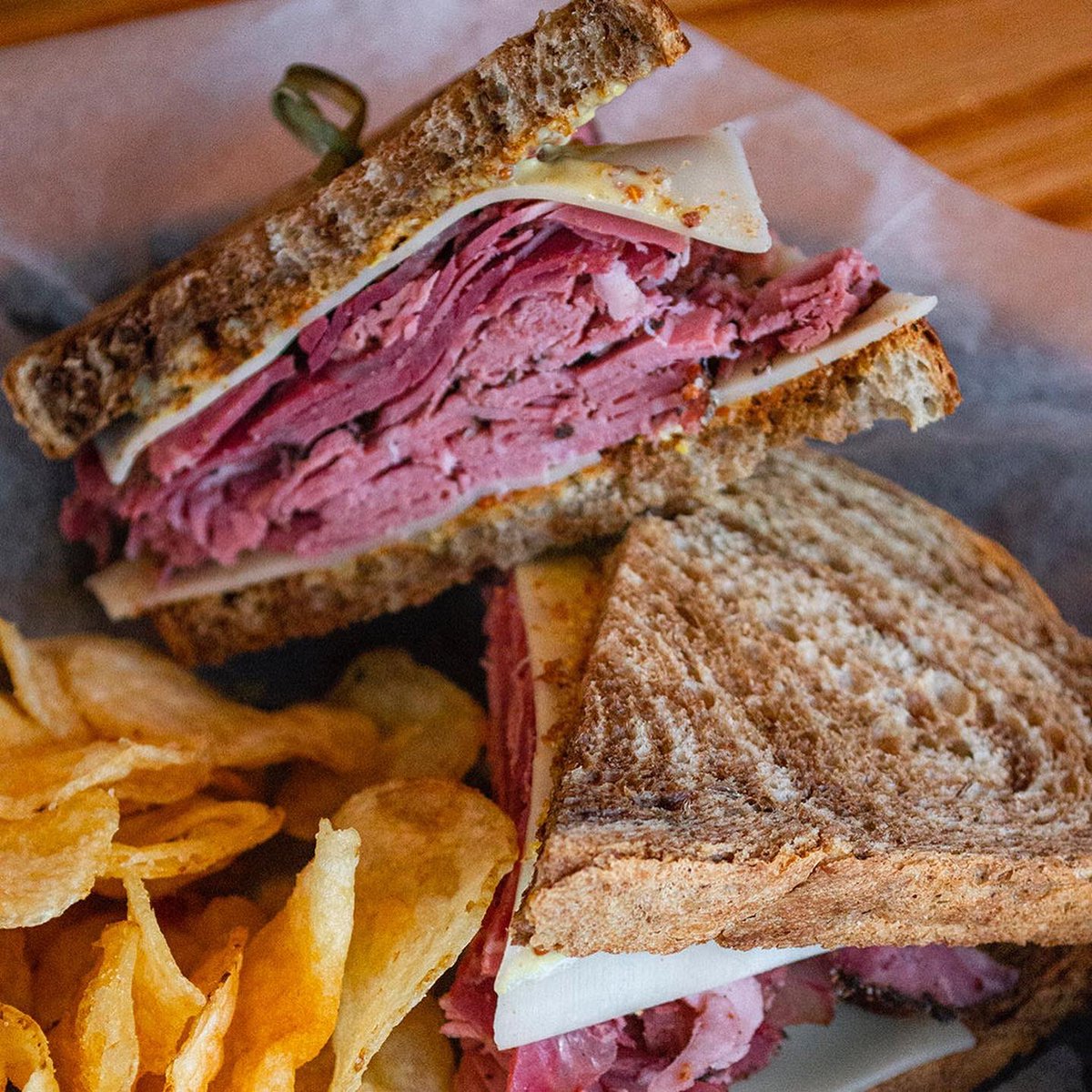 getlostcatering's tweet photo. All set for our #StPatricksDay party! Warm up with a pint of the newly released McMunn's Irish Red &amp; a classic Reuben. Also featuring live music by Something's Brewing (2-5pm) &amp; traditional dance by Foley Academy of Irish Dance at 5:30pm! Come on out &amp; celebrate with #LostRhino! https://t.co/6emuYgFxjf