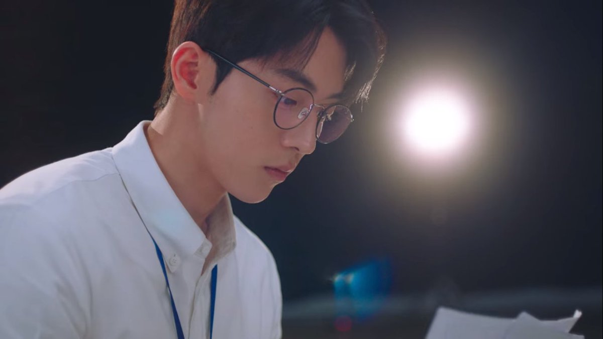 andeng_Nikulet's tweet photo. Y so pogi  😍. Kilig nmn itong ep9 #TwentyFiveTwentyOne https://t.co/PXbvZLAhxF
