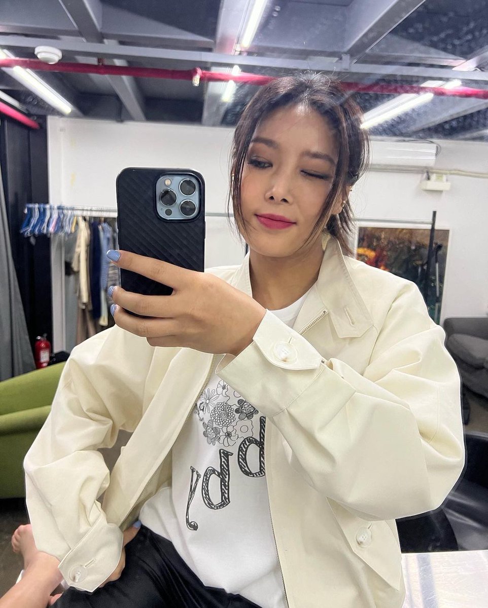 iluvyub's tweet photo. 220307 IG @.iluvyub

💪💪💪💪💪

#YUBIN #유빈 https://t.co/2N5mFeGZgo