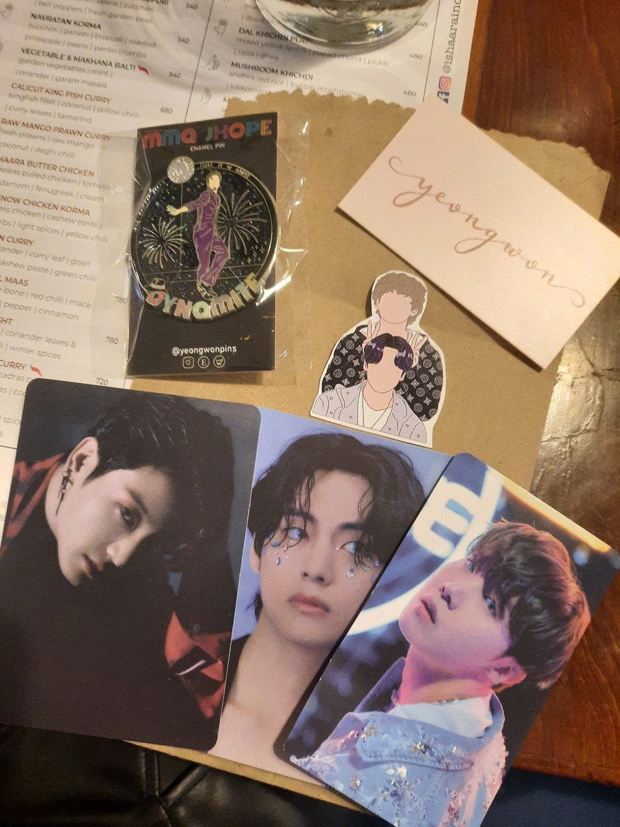 Joonienoon's tweet photo. why are armys the nicest people??? thank you @yeongwonpins https://t.co/4dOenCGXfQ