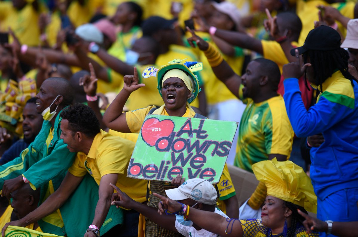 Masandawana's tweet photo. 𝙒𝙃𝘼𝙏 𝘼 𝙒𝙄𝙉!

To the entire Yellow Nation, those with us at the stadium and at home, thank you always for your incredible support! 👆💛

#Sundowns #TotalEnergiesCAFCL https://t.co/tXRvkWB7Wc