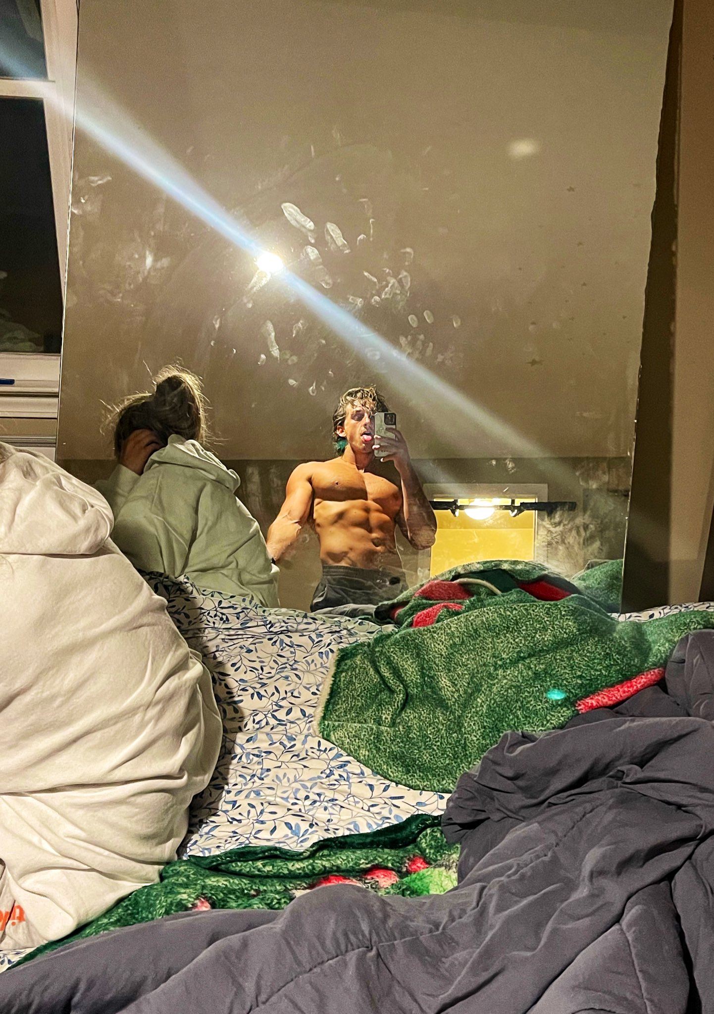 Tooturnttony Onlyfans: The Money Maker? - deohfs9