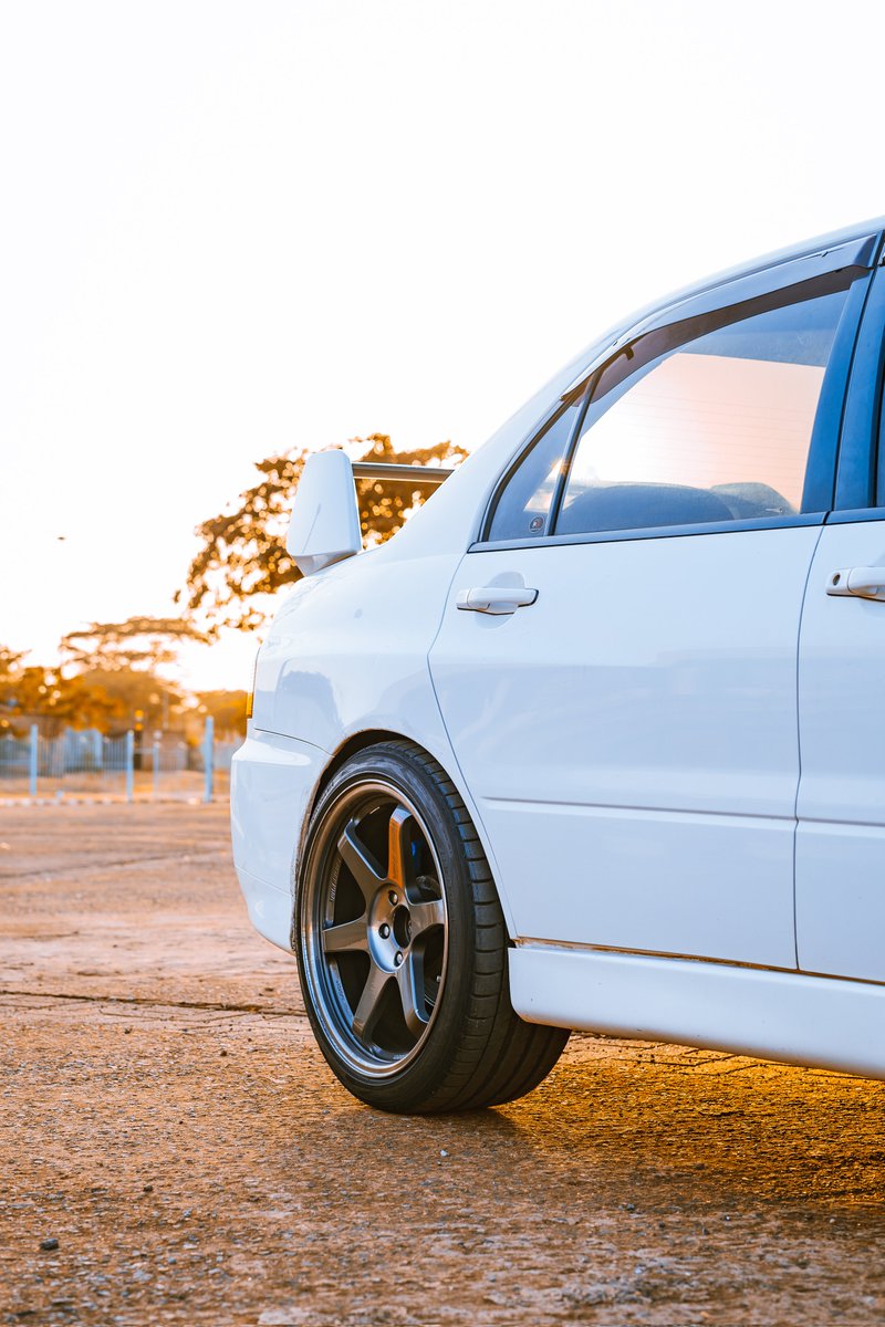 _briankigen's tweet photo. || Evolution IX ||
Random evening shoot with @georgienickolas toys
#apaphoto #automotivephotography #carporn #blacklist #mistubishievo #evolutionix #te37 #mishimoto #jdm #jdmgram https://t.co/gC2GRTkHjl