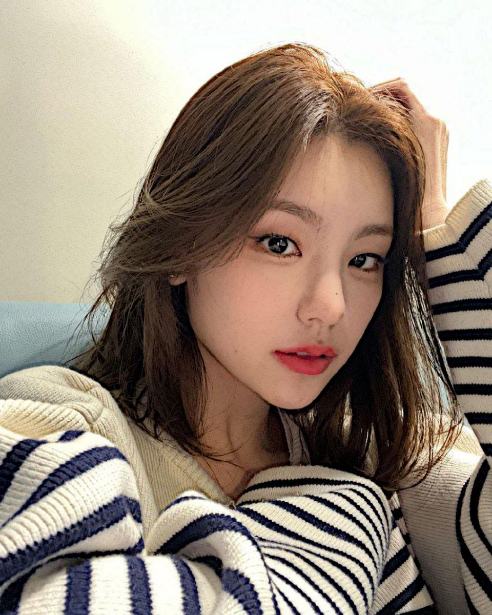 AdhitmaRyvan's tweet photo. Hello, gw ravyan
Gw masih newbie, jadi masih kaku2

Mutualan? Rt or Like
Fambest? Dm
#roleplayerindonesia #roleplay #RP  #roleplayerkpop #roleplayerindo https://t.co/qj1JqMrROK