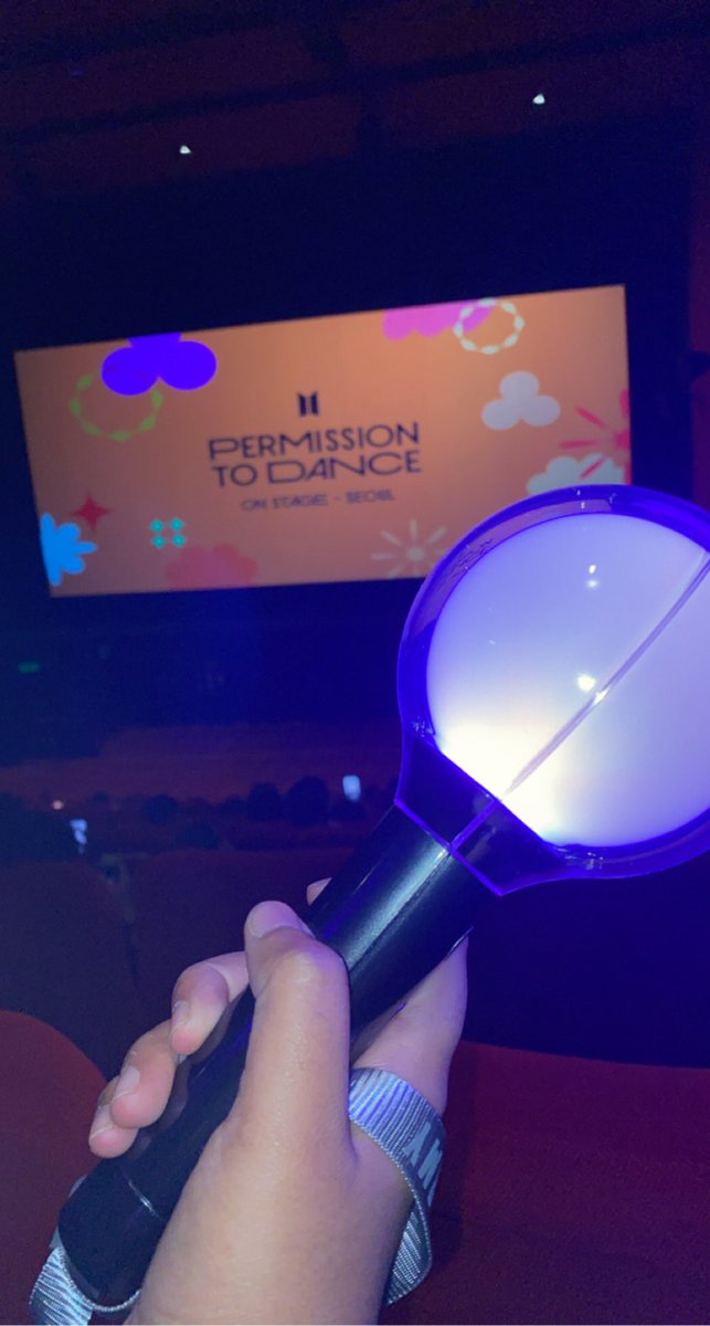 27_khushbu's tweet photo. Its was one of the best of day of life 💯 Its was so much Fun with Armies😍 And The concert was Dope🔥 amd big thank you for @_PVRCinemas for make it happen💜 #BTS #BTSARMY @BTS_twt #BTSCONCERT #Borahe #BTS_PTD_ON_STAGE_SEOUL #BTSAtPVR https://t.co/MSuGZDZhqC