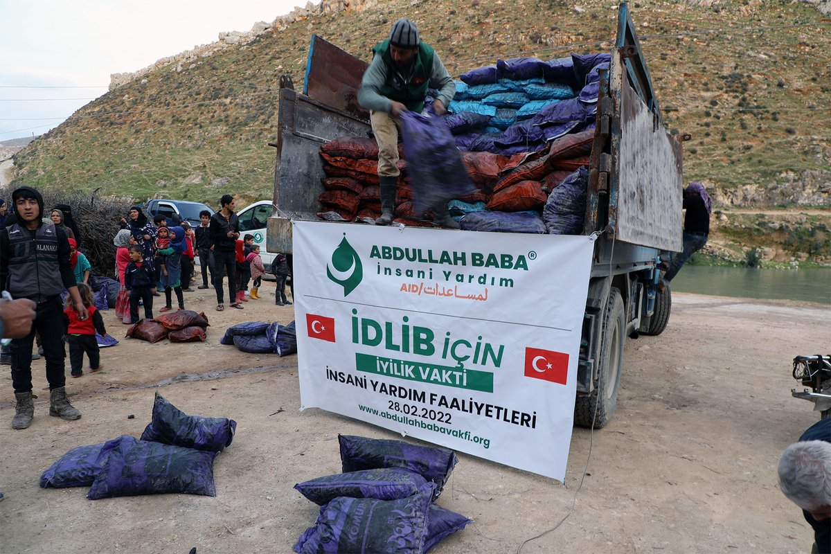 AbdullahBabaVkf's tweet photo. İdlib'te kış yardımlarında bulunduk.

https://t.co/WrjiucbFTe https://t.co/VIoosg0hep