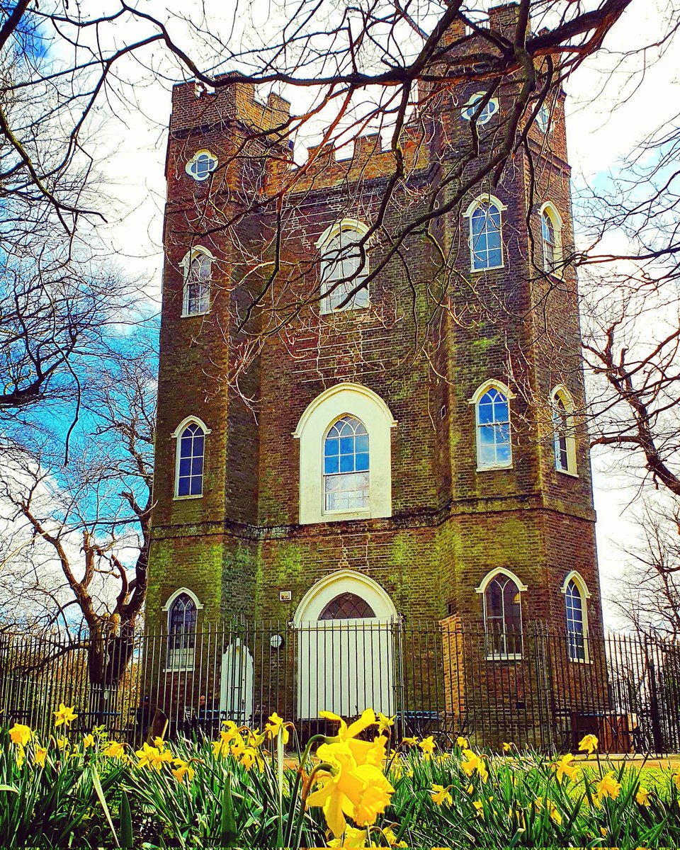 My fairytale castle in the magical woods 🏰🌤 #SeverndroogCastle #OxleasWoods #fairytale #magicalwoods #secretlondon #London #photooftheday