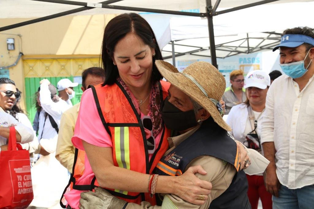 EvidenciaLa's tweet photo. PARA MÍ ES MUY IMPORTANTE RECORRER LAS COLONIAS, RESOLVER SUS NECESIDADES Y SER SU ALCALDESA ALIADA @lialimon #TuAliada @AlcaldiaAO
@mfloresarellano @martinespinosa @DineroGente @UNACDMX_OFICIAL @Nakachi_Mx @GusDiazOrdaz68 @Venus_PonC
👉 https://t.co/LS3JiNAiGC https://t.co/QVz1MHF5V0