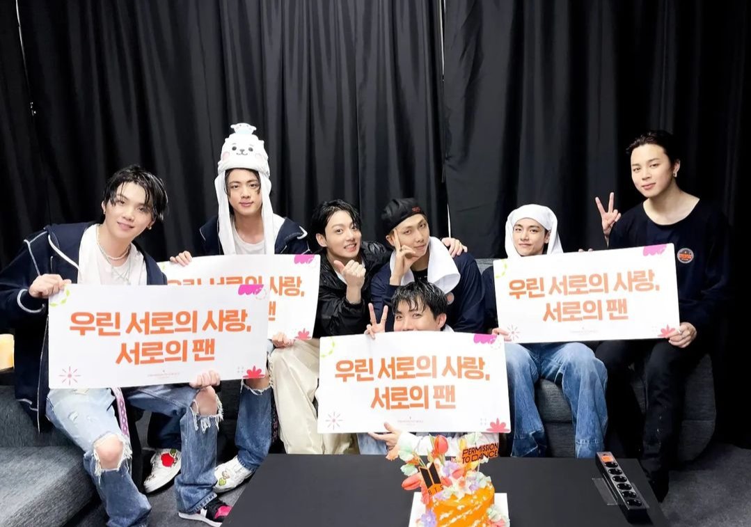 Unieningrum1's tweet photo. 고마워 자기야 💜🤗 D 2 concert' check https://t.co/OXj25WYOi4