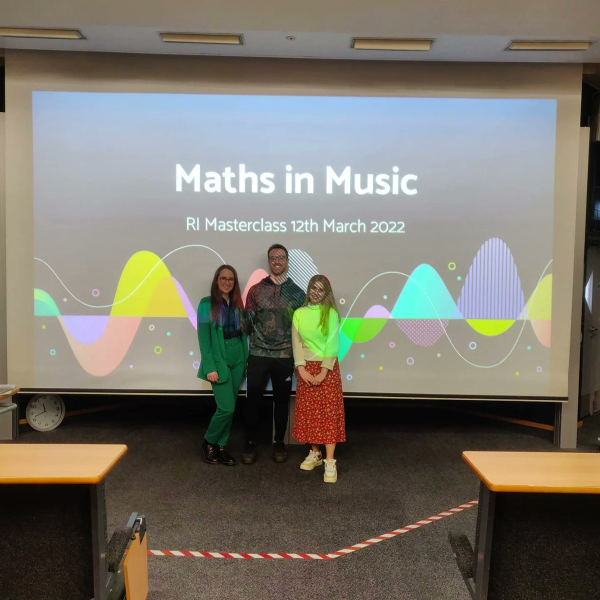 Had an absolute blast today taking part in my first ever @Ri_Science Maths Masterclass at @UniofBath ! Absolute pleasure working with Jenny and Alex to develop a talk on the relationship between maths and music. There was so much to fit in 2 hours but we just about managed! https://t.co/YlqpPHngQV