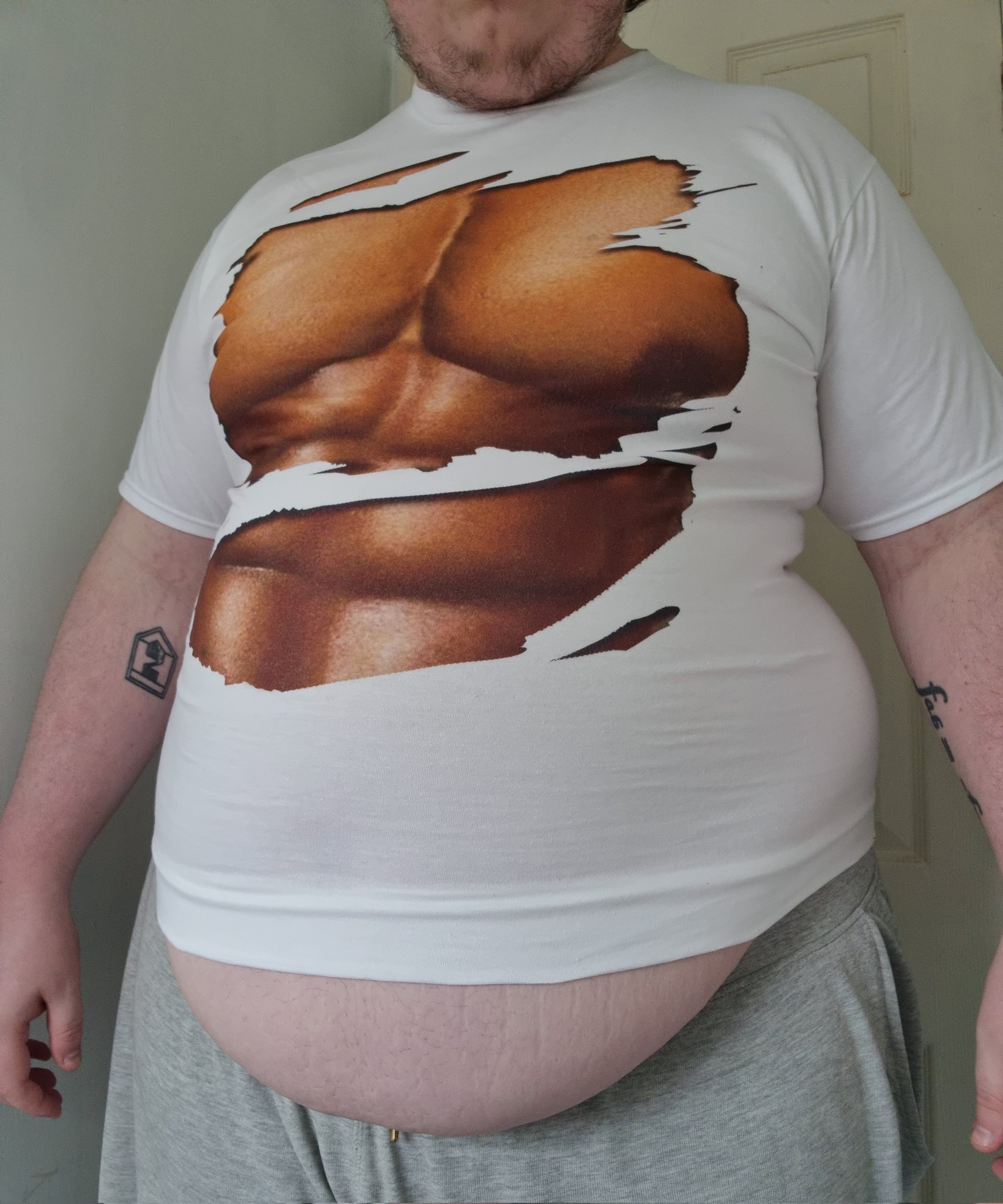 FatterIGrow on X: I think my workouts have been paying off! Abs and  muscles on full show. t.co47l9N67mIJ  X