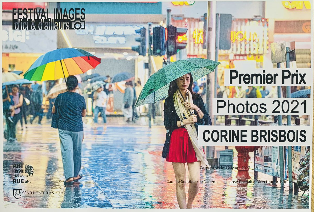 Merci aux Papillons <a href="/LESPAPILLON/">LES PAPILLONS</a> @les_papillons_carpentras #artetvie #HongKong #Tsimshatsui #pluie #parapluie ☂️ #beauté #beautiful