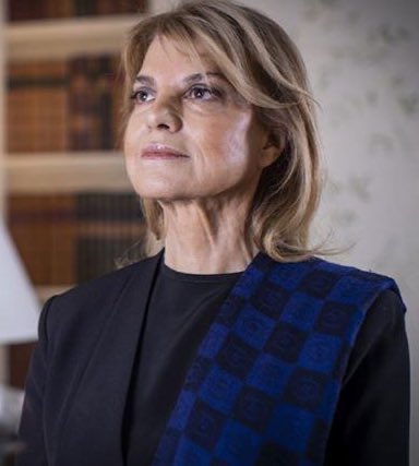 “Bir fırıldak,
rüzgar yokken dönüyorsa,
arkasında 
bir üfleyen vardır.”