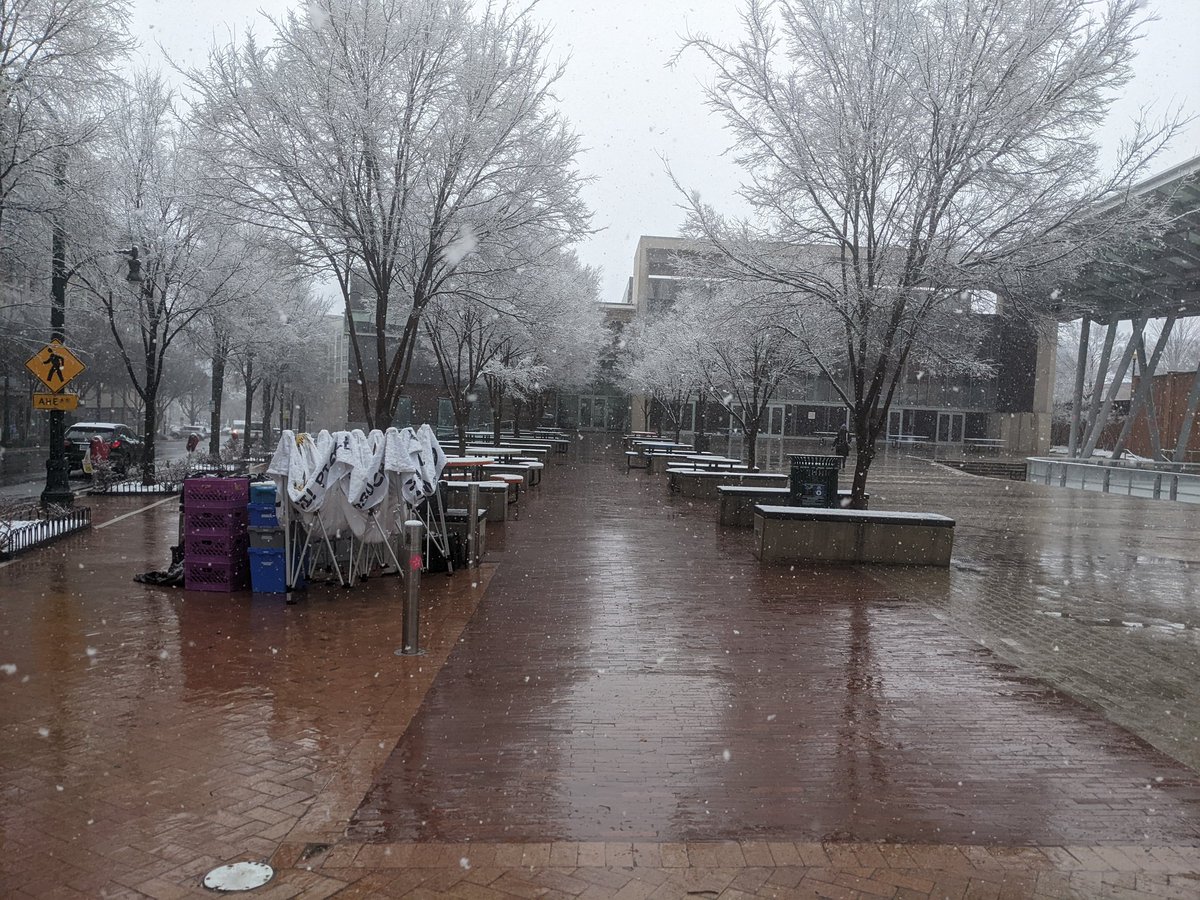 MartyWrin's tweet photo. @FRESHFARMDC Checked email before heading to the DTSS market so I was surprised to see it closed. Understandable though, see you next week! https://t.co/NJ5uwQAqiQ