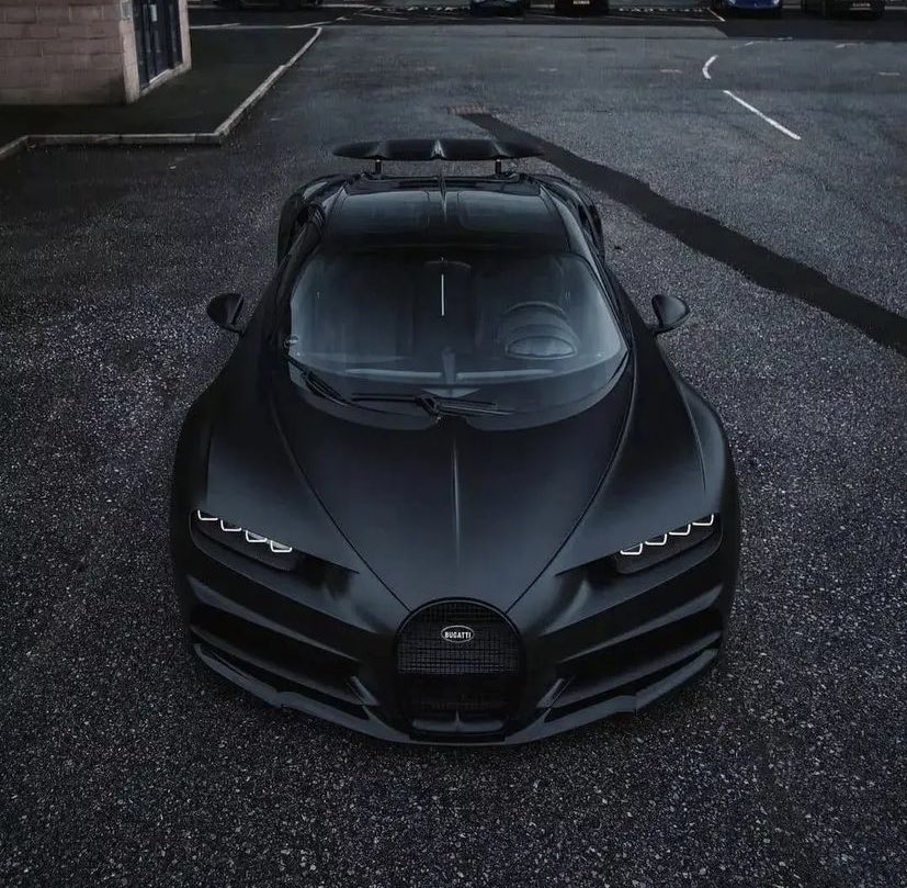 LuxuryCars365's tweet photo. Blacked Out Bugatti Chiron ♠️ https://t.co/PgSgpMfV9m
