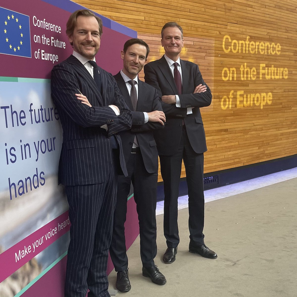 Benelux reps in the #CoFoE coordinate closely. Now that all citizen recommendations have been presented, we need to translate them into proposals/objectives for follow-up by the European institutions in the months to come. Still a bit of work ahead during the next plenaries.