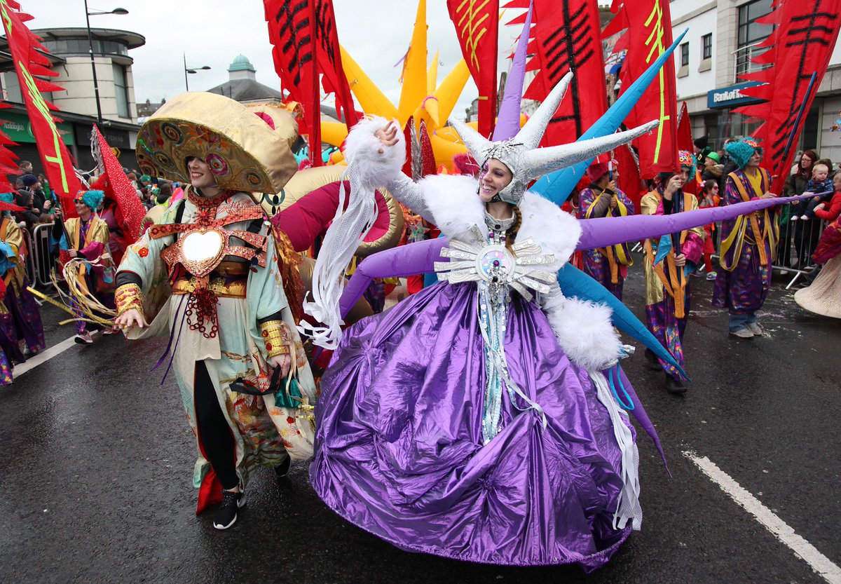 VisitMGS's tweet photo. ☘️ St Patrick’s Festival☘️

Hill Street, Newry is the place to be on St Patrick’s Day from 12noon. 

The Parade will leave The Albert Basin at 1pm.
 
Full event information 👉🏼https://t.co/FoGB6ZUHOY

#StPatricksFestival  #SaintPatrick #VisitMourne https://t.co/tUifQnRBat