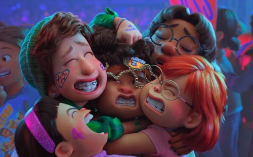 HorrorHijabi's tweet photo. //Turning Red Spoilers 

They are the cutest friend group ever I love them so much #TurningRed #4town https://t.co/RjObkzJOqO