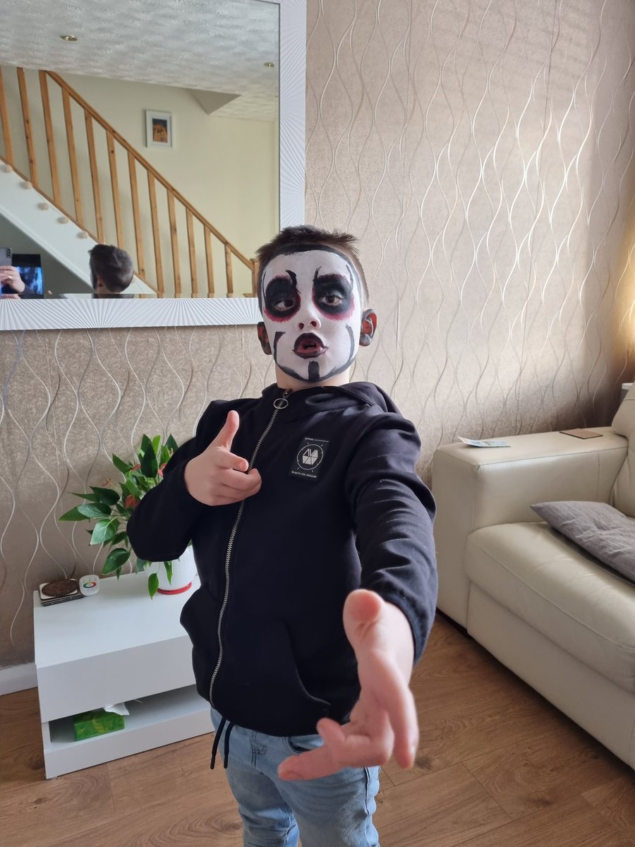 Gareth Lowry tweet media