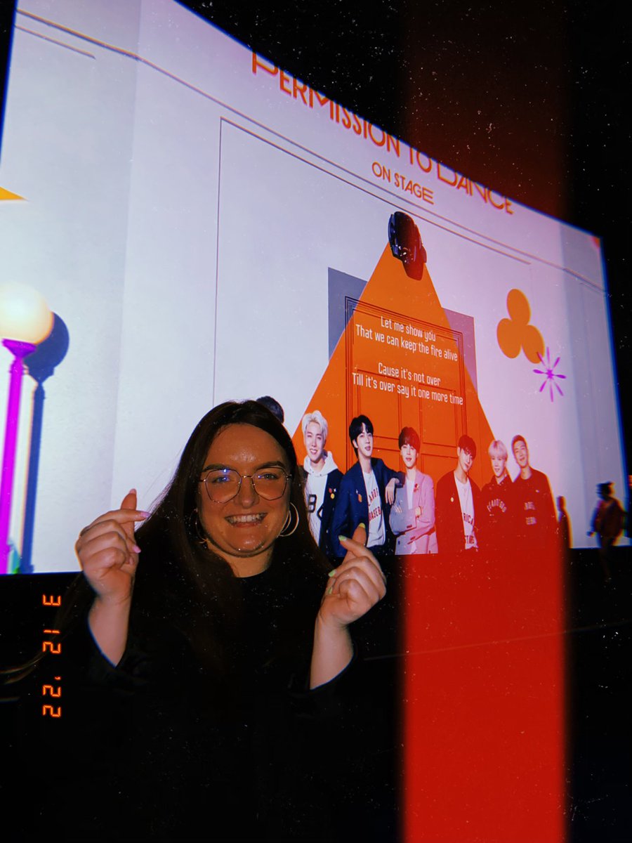 SMTHWR's tweet photo. @BTSUKUNITE @vuecinemas @BTSxUKCharts @BANGTANUK https://t.co/7THTRpaYQQ