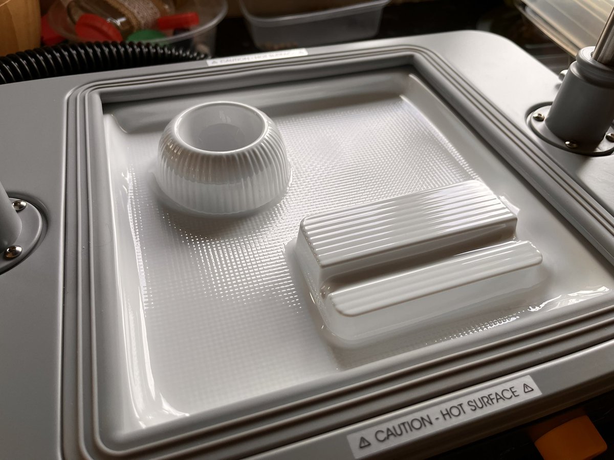 kerry_truman's tweet photo. as with most #vacformers be mindful of the mould moving as you bring the material down when forming.. or maybe be less eager to fill the bed.. make sure the Henry is switched to โHIGHโ mode.. but the online power to the vacuum is great and makes things easy..!? #MaykuFormbox ๐๐ https://t.co/Dji8rsyorG