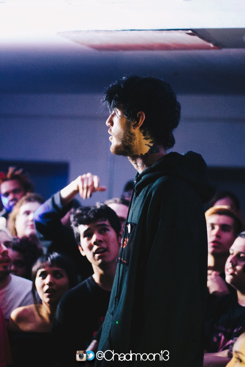 GETCAKEDlEYOUNG's tweet photo. Lil Peep live in Phoenix, 2016
📸 @chadmoon13 https://t.co/nuKq8U6ihC