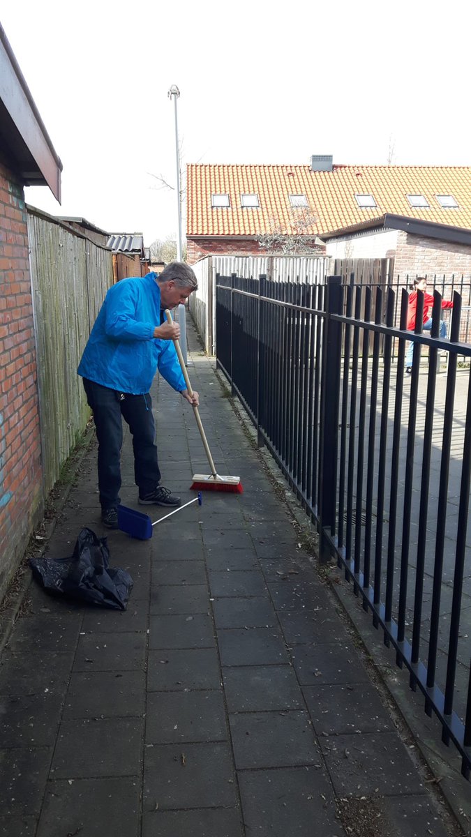 Ondanks de verkiezingsmarkt hebben een paar van ons toch nog met @nldoet meegedaan bij <a href="/molukkersintiel/">Buah Hati</a> top mannen😀😀