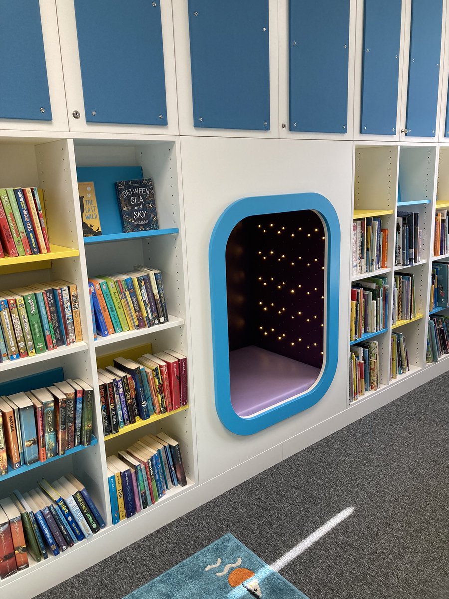 rsjmum's tweet photo. #SuffolkLibrariesDay First visit to wonderful new Needham Market Library to renew books - brilliant 😍 https://t.co/ThqdrIN6Yg