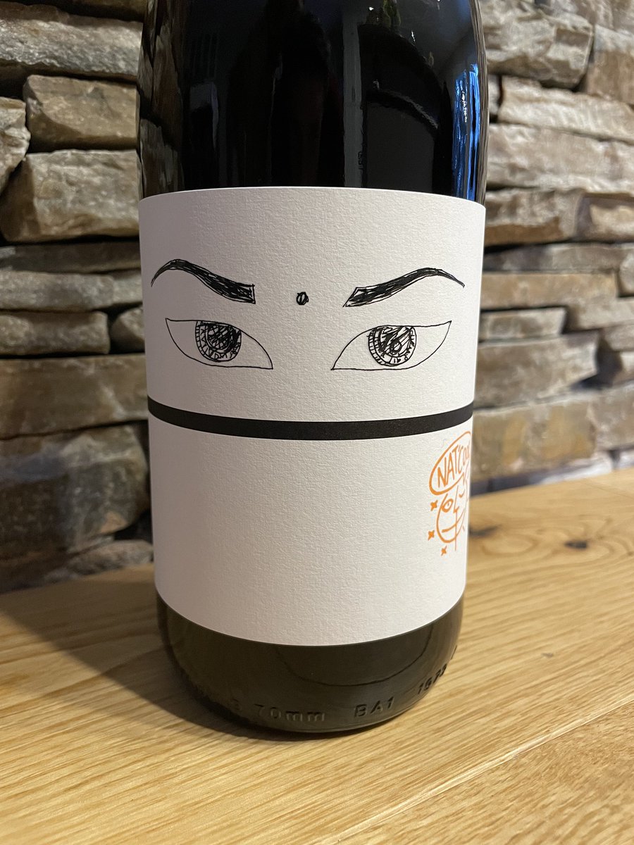 Soulvines's tweet image. This Niepoort Drink Me Nat Cool 2020 offers a fresh spin on the native Portuguese Baga grape. Light in colour, yet full in flavour. If you like Gamay or Pinot Noir, you gotta try this! @NiepoortWines #natcool #niepoort #easydrinking