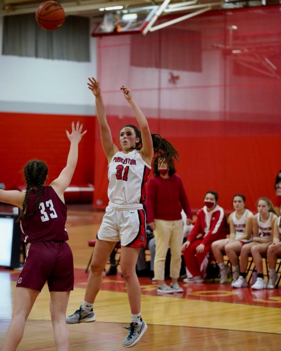 PAGirls_hoop's tweet photo. There were so many individual accolades she gave up to put team before self. Coaching her for 4 year was a privilege. Watching her play this season was a gift. Congrats to Avah on earning Ms. NH Basketball. You’ve always done this right, kid.  It seems others agree with me ❤️🤍 https://t.co/hcCKGC4dop