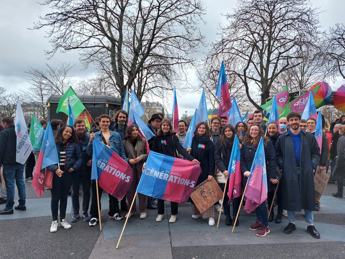 « Un mandat pour le climat, nos vies n’attendent pas ! ». De Lille à Marseille, de Rouen à Saint-Etienne, de Paris à Caen… Plus de 80000 personnes mobilisées partout en France pour le climat, pour la justice sociale. Pour une République écologiste, le 10 avril, votons <a href="/yjadot/">Yannick Jadot</a> !