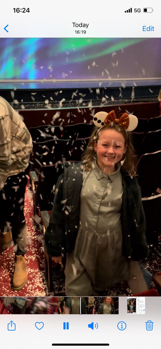 MrsRaybs's tweet image. Oh my goodness @Steph_McKeon and @SamanthaBarks the whole cast were amazing. We cried. We loved it. Thank you for the best day ever