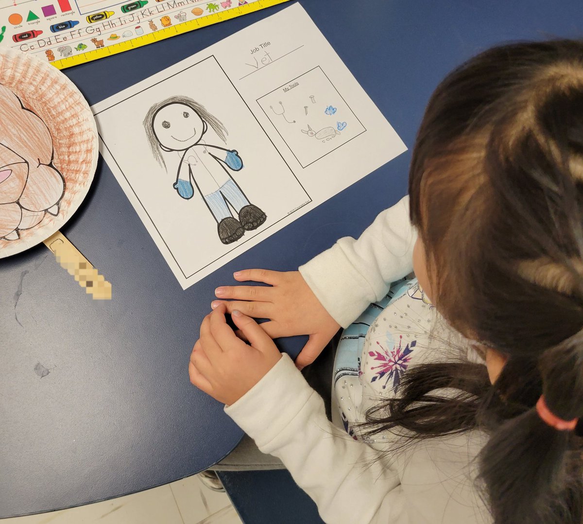 CounselorTweets's tweet photo. School Counselors teach. Career lessons for K (what will you look like in your job, what tools will you need) and 4th (using Holland Code to discover jobs you may not know-vulcanologist &amp; extreme athlete were popular). @MSCA_MD @AACountySchools #KnowTheRole #NBCT #MdBlueprint https://t.co/rIa0TkuZyg