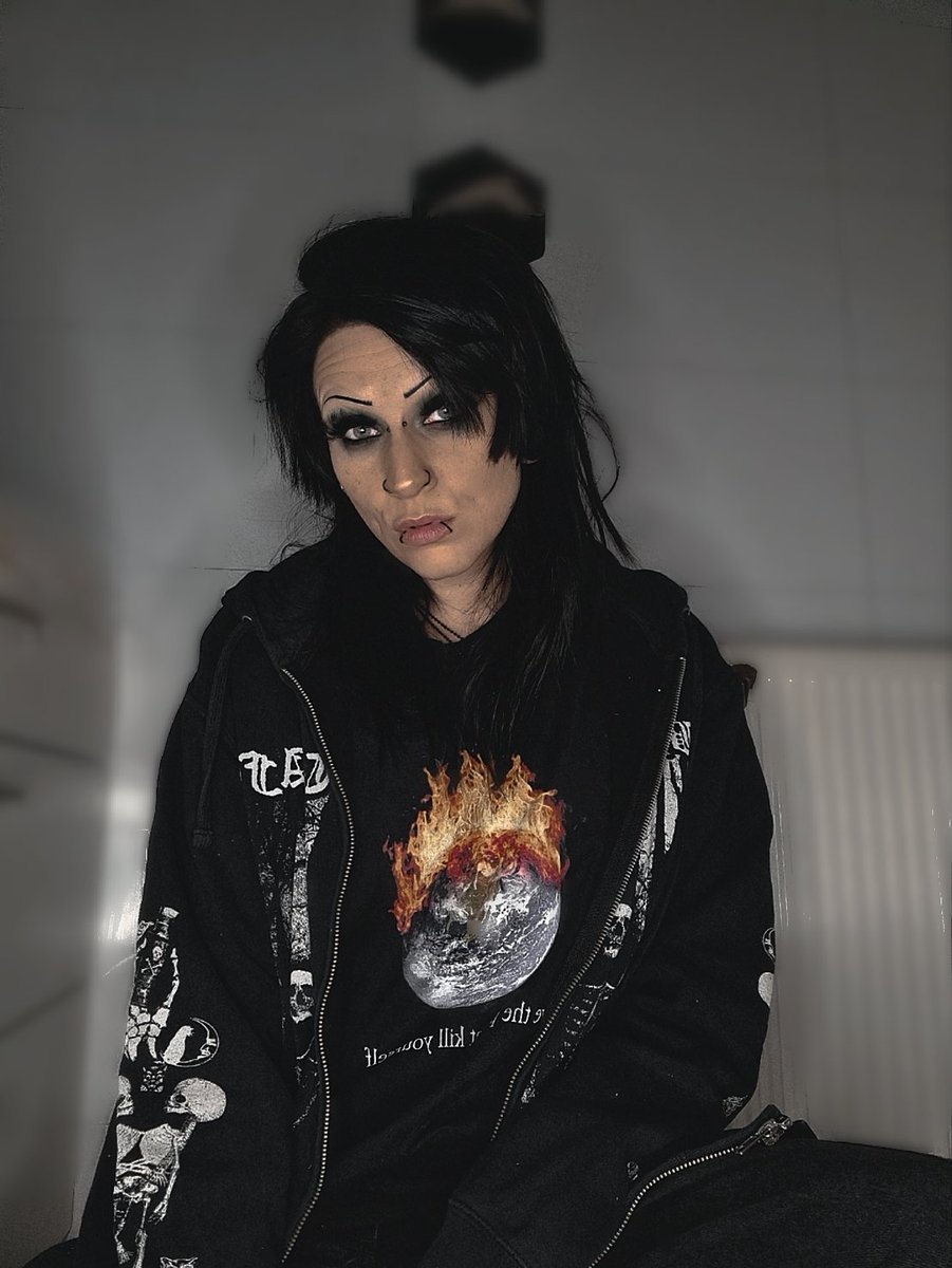 Ég lifi á því að 14 ára mér myndi finnast ég vera ógeðslega kúl.