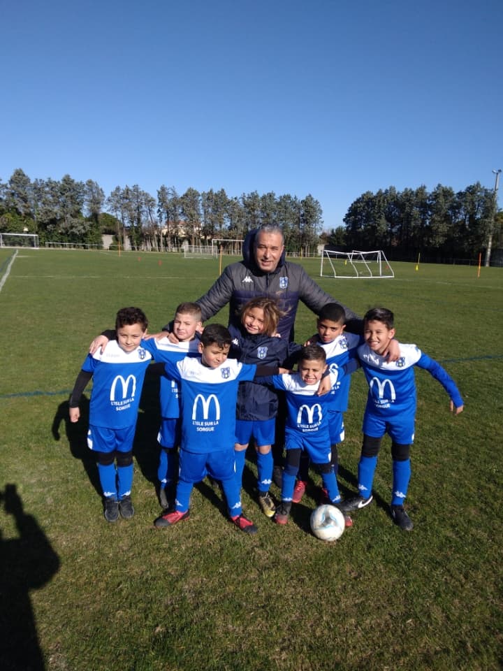 FootballBci's tweet photo. Les U8 du BCI Football  en plateau à Vedène #bcifoot #vivelefoot #footplaisir https://t.co/1MxPdyKb8b