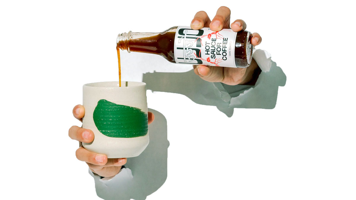 Ujjo Hot Sauce for Coffee. Mama Mia, that's a spicy m-...cup of coffee? dudeiwantthat.com/food/novelty/u…