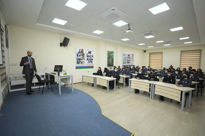 GomrukAkademiya's tweet photo. Gömrük Akademiyasında “İdman hüququnun əsasları” adlı seminar keçirilmişdir.

Ətraflı:
https://t.co/8SWuO1Xk80 https://t.co/PHja9zjMD1