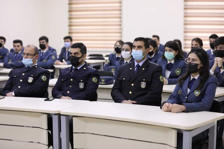 GomrukAkademiya's tweet photo. Gömrük Akademiyasında “İdman hüququnun əsasları” adlı seminar keçirilmişdir.

Ətraflı:
https://t.co/8SWuO1Xk80 https://t.co/PHja9zjMD1