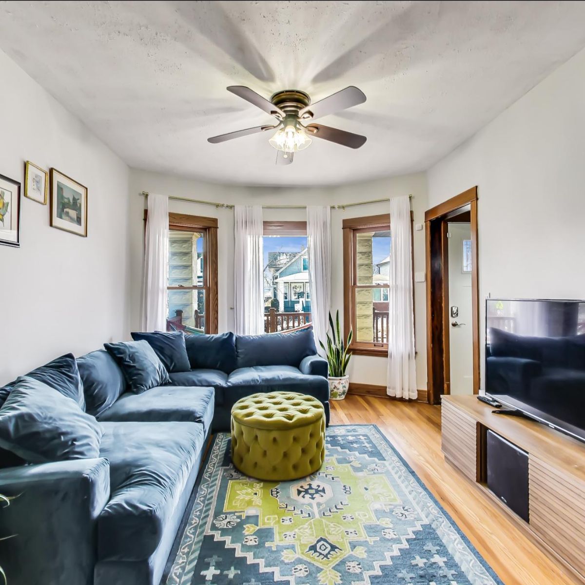 HomePartner's tweet image. HOT AVONDALE SFH: Grand Opening 🍀 SAT &amp;amp; SUN 11am-1pm 🍀 4 BD Renovated Bungalow on WIDE Lot.  Unfinished basement with great ceiling height! 2 Car garage. Great Deck and Yard. DM for more info. 🍀 mailchi.mp/chicagohomepar…