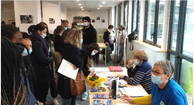 GimondLycee's tweet photo. #JPO Belle matinée d'accueil des futurs élèves avec leurs parents au lycée Marcel Gimond. 
 👏👏 aux élèves du lycée et aux équipes d'avoir fait découvrir aux familles nos locaux, nos formations et nos projets et partager nos valeurs. https://t.co/JdYPEfO33f