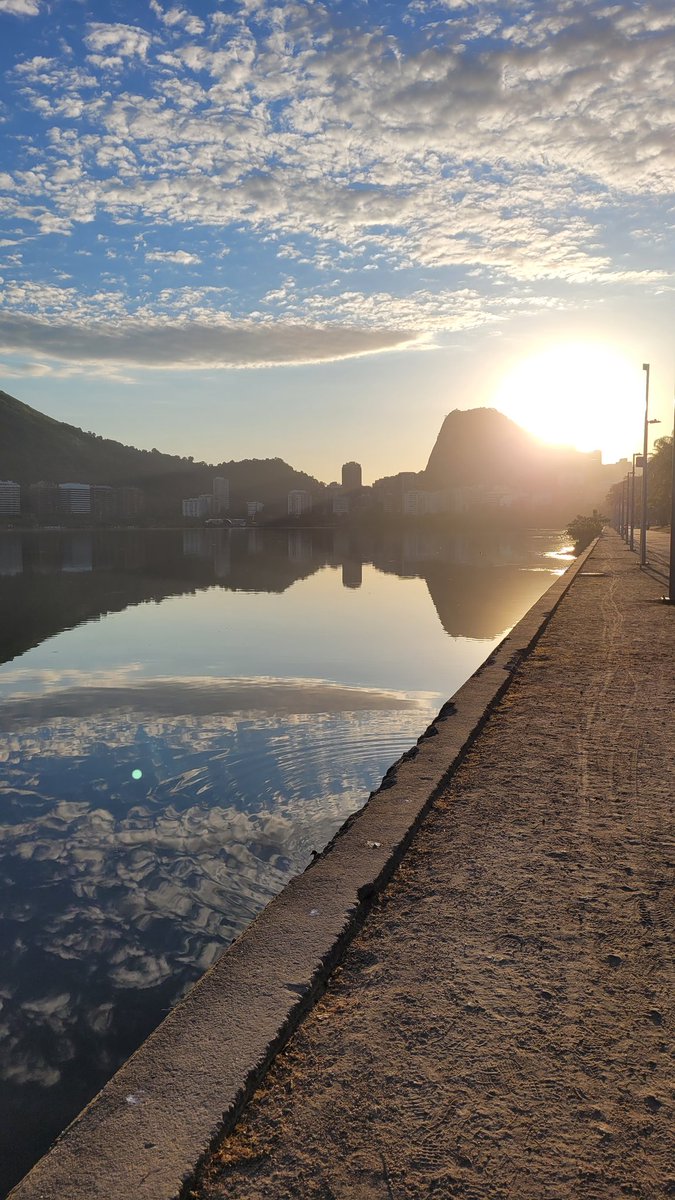sonialaq's tweet photo. Sobre começar bem o dia 🌞😎✌️ #12kmrun✔️ https://t.co/oo27rmIL14