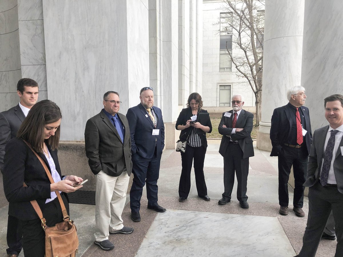 FarmWeekNow's tweet photo. .@ILFarmBureau members took their concerns about soaring input costs and the future of agriculture to Capitol Hill. "Although we're going through good times, we're still we're nervous about what's ahead of us," said a McLean County farmer: https://t.co/j2xCzuiRTL #L2DC #FWN https://t.co/7XZtPxELZw