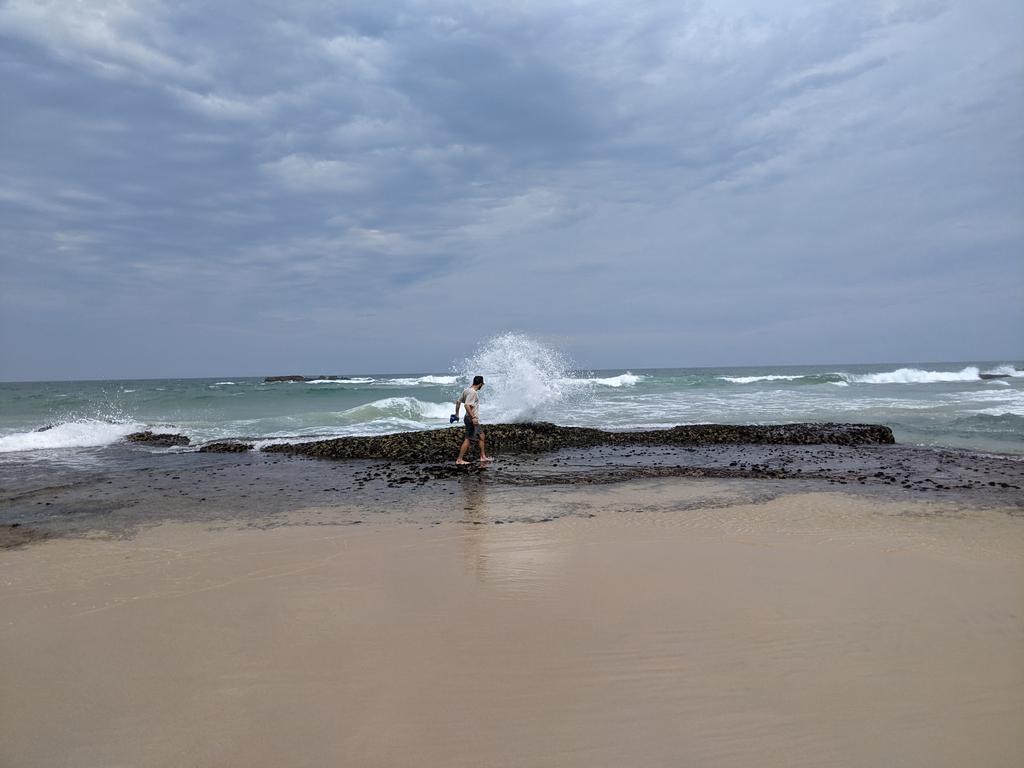 First South African #intertidal site for <a href="/LoreCozzolino/">Lorenzo Cozzolino</a>. Many more to come.

<a href="/KatyNicastro/">Katy Nicastro</a> <a href="/ZardiGerardo/">Gerardo Zardi</a> <a href="/LaurentSeuront/">Laurent Seuront</a> <a href="/CienciasDoMar/">CCMAR - Centro de Ciências do Mar</a> <a href="/r2c2_ccmar/">R2C2 (Resources Restoration Climate Connectivity)</a> #phdlife <a href="/Rhodes_Uni/">Rhodes University</a> #fieldwork