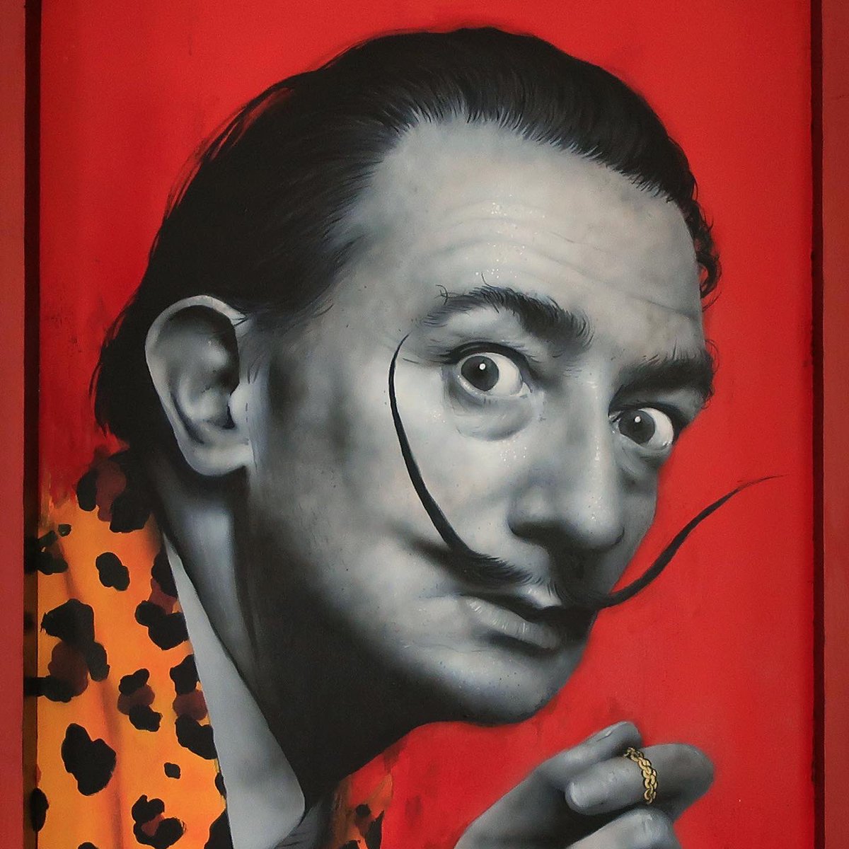 zabouartist's tweet photo. 🇬🇧: Salvador Dali and his melted clock! ⏰👀 Artworks are available at @saatchi_gallery https://t.co/4L8Kj0gbv2

• “In Their Eyes” - March 2nd-27th 2022, free entry, open everyday 10-6pm • 

📸: Photo 1 by @StreetArtAtlas - 2,3 by Zabou https://t.co/MHnMoqBvoO