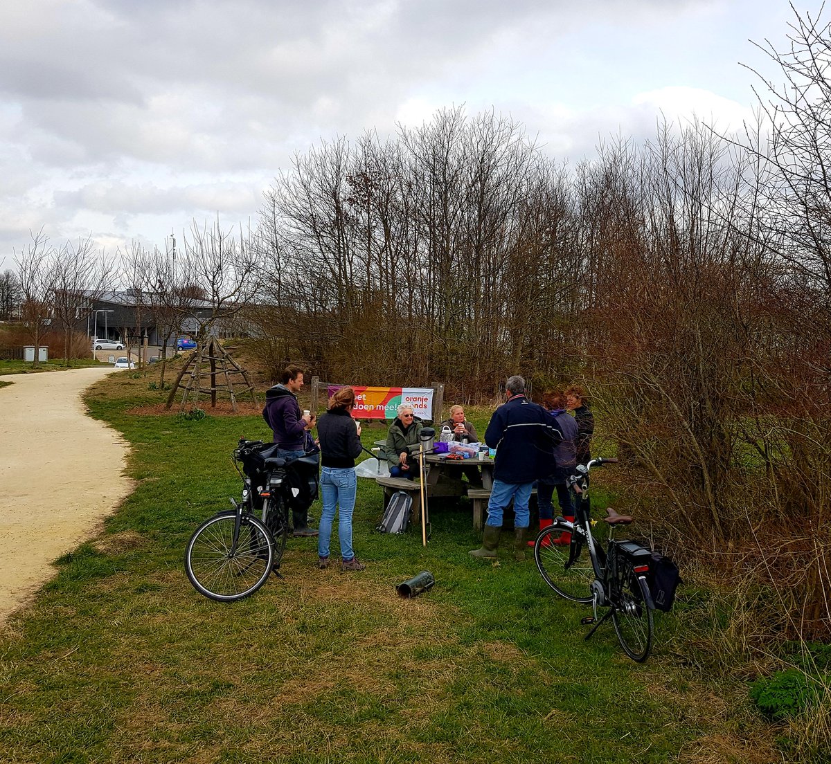 Natuurbelevings's tweet photo. NL doet op De Bult! Lees het verslag op onze Facebook pagina. @NLDOET #vrijwilligers #DeBult #NieuweWetering https://t.co/0Mvm0HW8AL https://t.co/1jbOa6qVDm