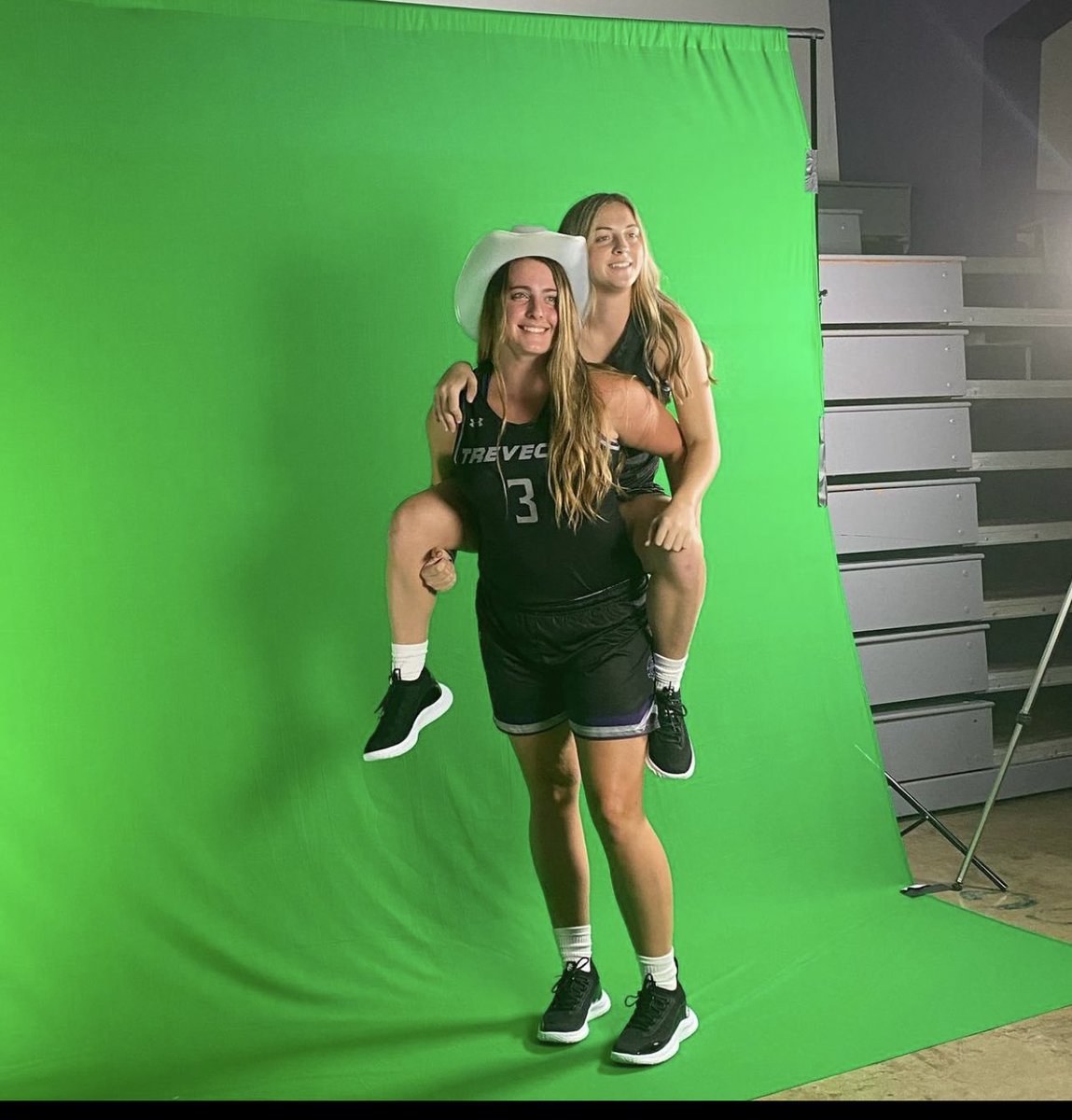BIG HAPPY BIRTHDAY to our girl (aka) our 3-point specialist <a href="/gracebairdd/">Grace Baird</a> !🤍🥳 
We hope you enjoy your special day, Grace! 

#FAM #GGLW💜🏀