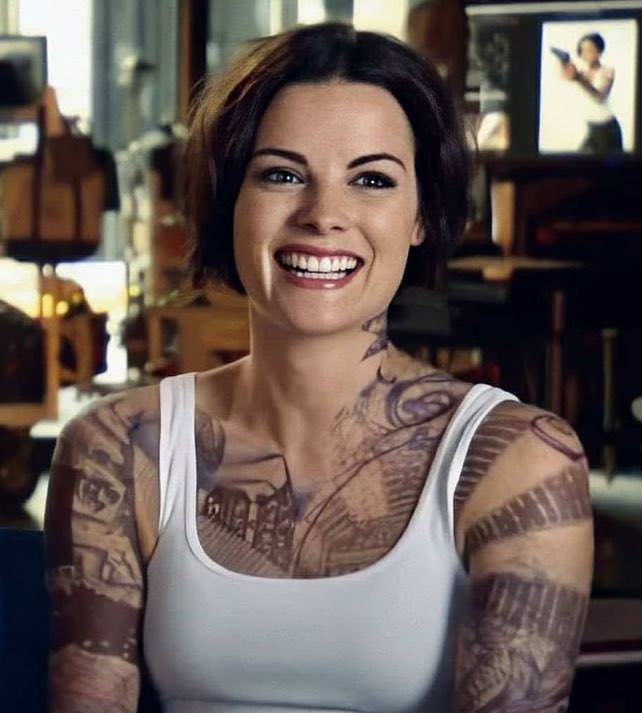 E o parabéns hoje é pra uma das mulheres mais lindas e talentosas do mundo! happy bday jaimie alexander  