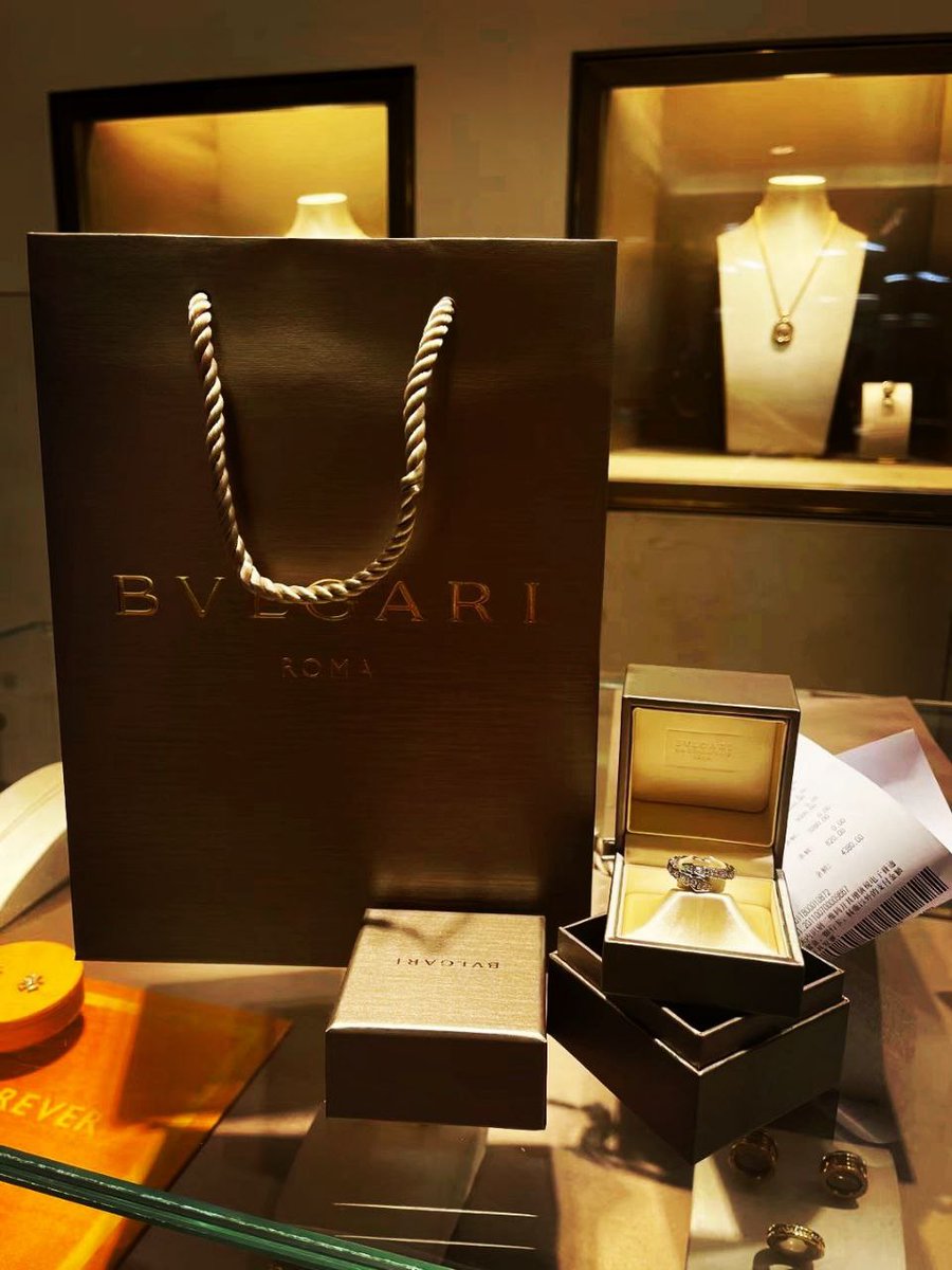 Jane20069576's tweet photo. Thank you my friend, I am so happy to receive such a gift https://t.co/5SfowNHHhF