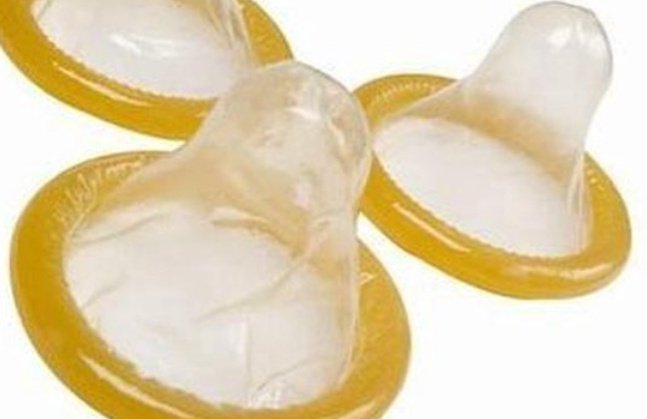 BeginTodd's tweet image. Cuckold and condoms...

Since we have assumed our cuckold lifestyle, my husband has been on PReP. This gives him the right to fuck his blows without a condom because it's for bad fuckers... 
So, he only fucks me with a condom.

@ldralpha...
#cuckold